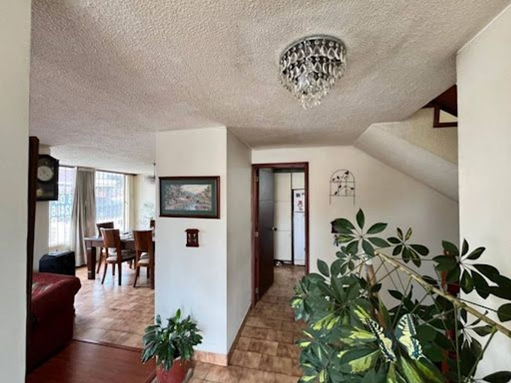 Casa de 4 alcobas en venta en Alhambra, Bogotá, 212 m² · foto 4 de 20