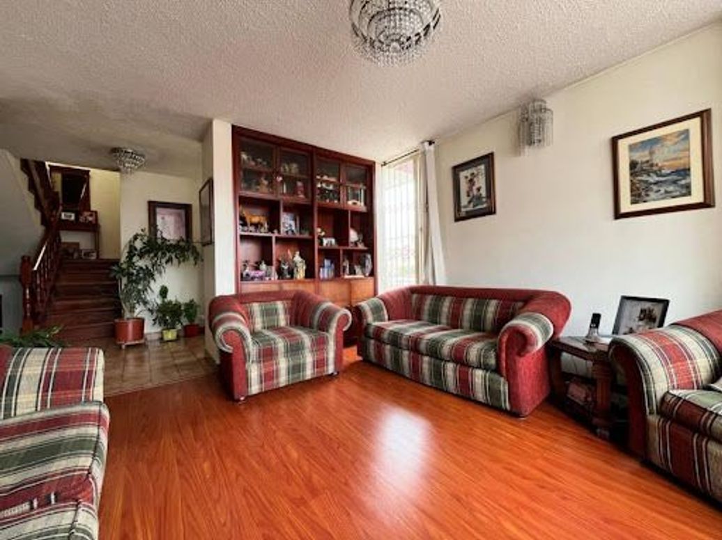 Casa de 4 alcobas en venta en Alhambra, Bogotá, 212 m² · foto 6 de 20