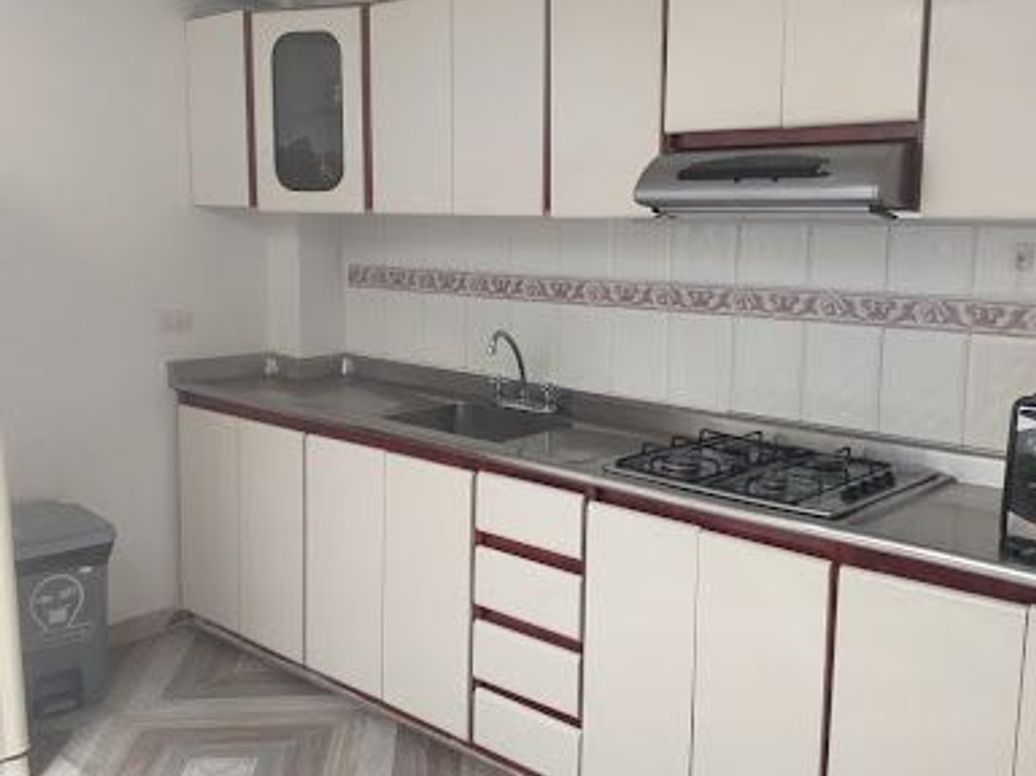 Casa de 4 alcobas en venta en Villas De Granada, Bogotá, 96 m² · foto 7 de 9