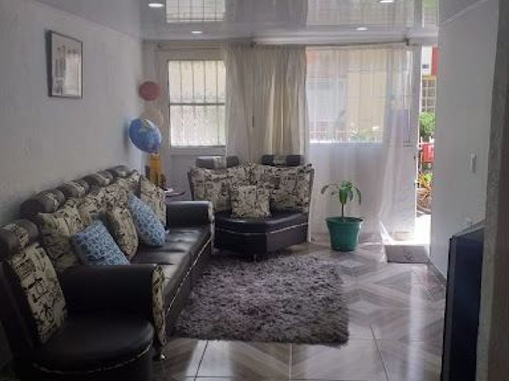 Casa de 4 alcobas en venta en Villas De Granada, Bogotá, 96 m² · foto 3 de 9