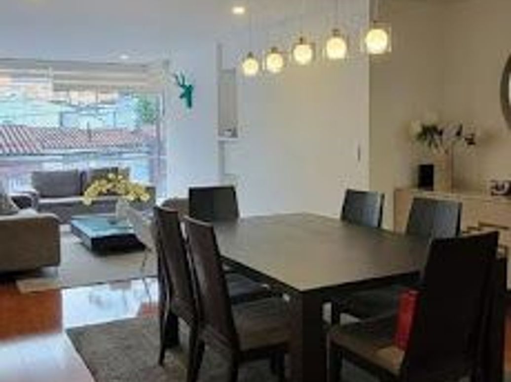 Casa en venta en Santa Barbara Central, Bogotá · foto 2 de 7