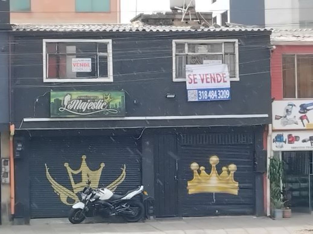Casa de 5 alcobas en venta en Los Cerezos, Bogotá, 250 m² · foto 3 de 20