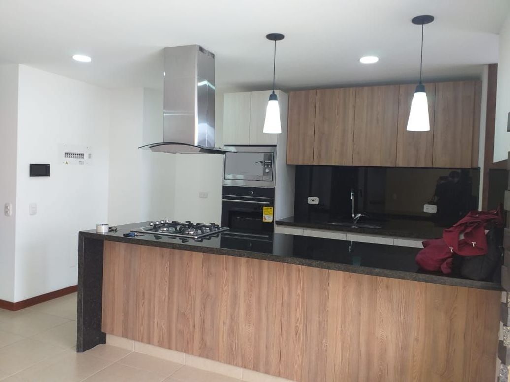 Apartamento de 3 alcobas en venta en Las Villas, Bogotá, 96 m² · foto 4 de 8