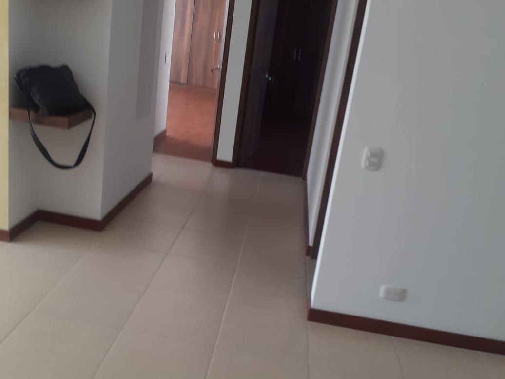 Apartamento de 3 alcobas en venta en Las Villas, Bogotá, 96 m² · foto 7 de 8