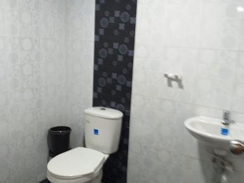 Casa de 7 alcobas en venta en Engativa Centro, Bogotá, 329 m² · foto 14 de 15