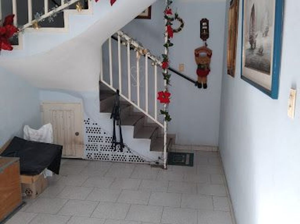 Casa de 9 alcobas en venta en Villa Dorado - San Antonio, Bogotá, 280 m² · foto 2 de 20