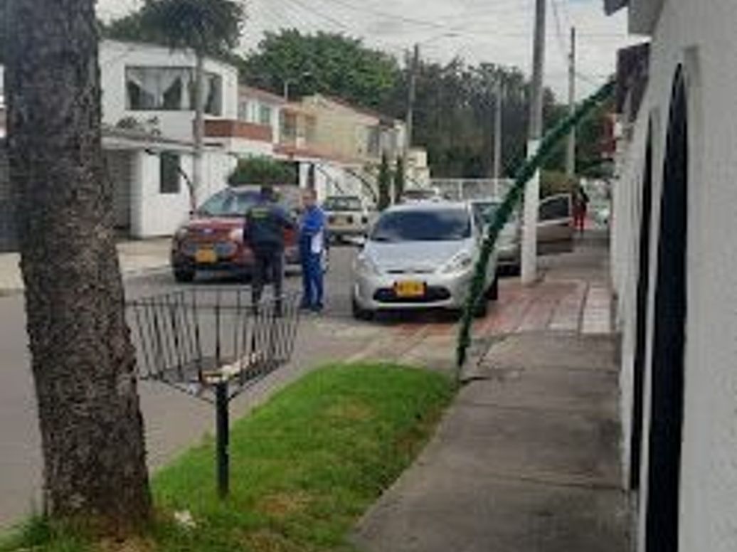 Casa de 6 alcobas en venta en Villa Luz, Bogotá, 161 m² · foto 2 de 20