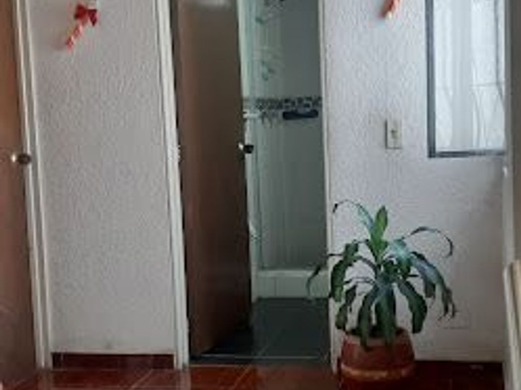 Casa de 6 alcobas en venta en Villa Luz, Bogotá, 161 m² · foto 14 de 20