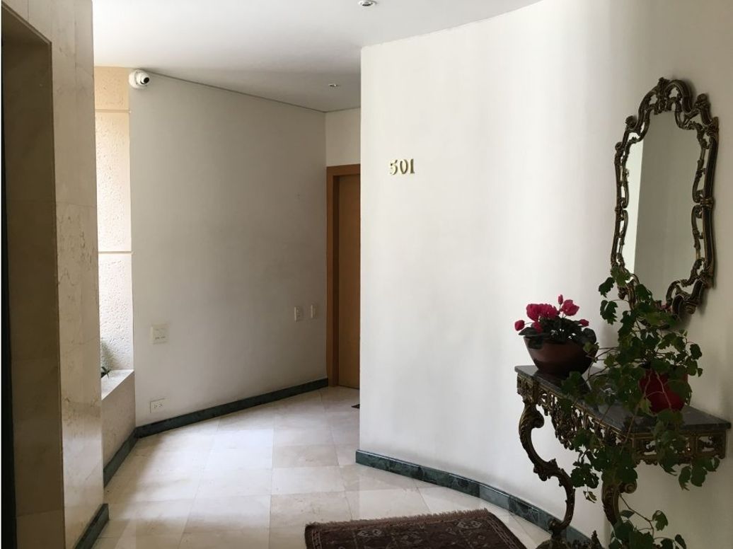 Apartamento de 3 alcobas en venta en Chicó Reservado, Bogotá, 270 m² · foto 19 de 20