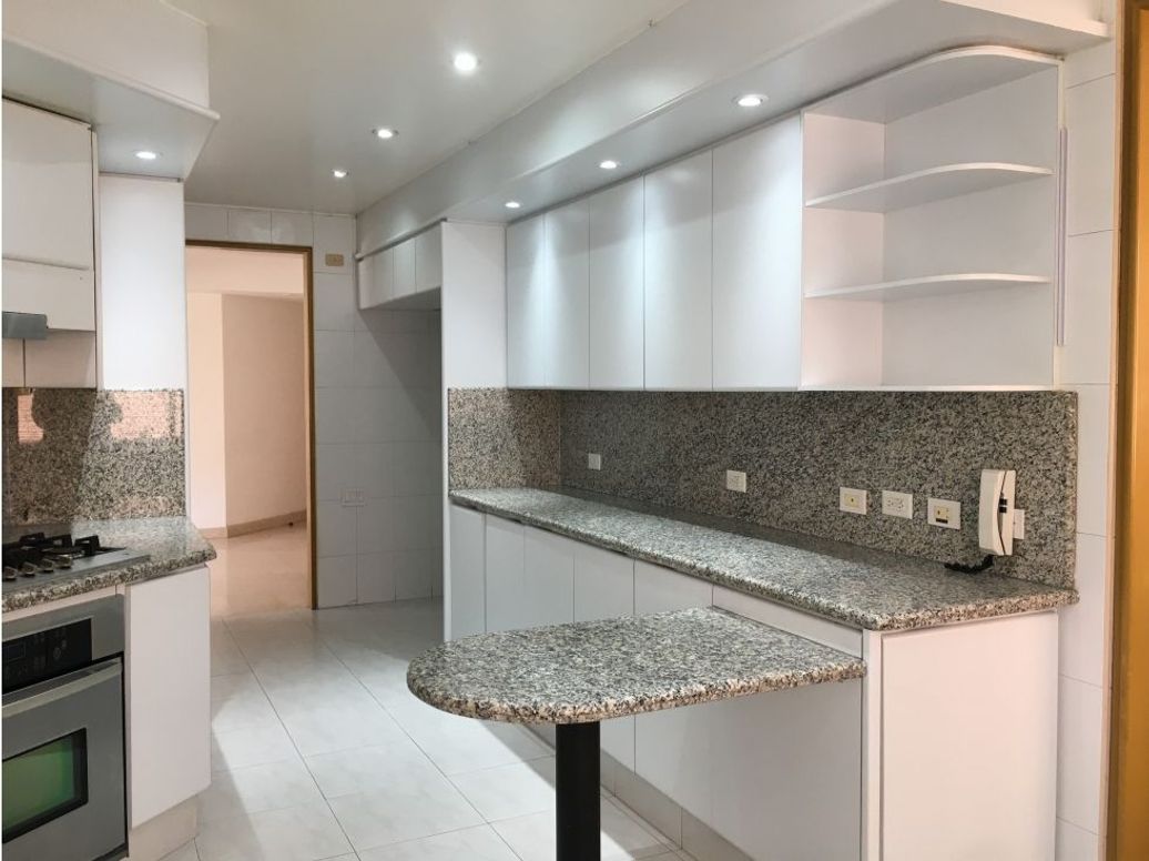 Apartamento de 3 alcobas en venta en Chicó Reservado, Bogotá, 270 m² · foto 16 de 20