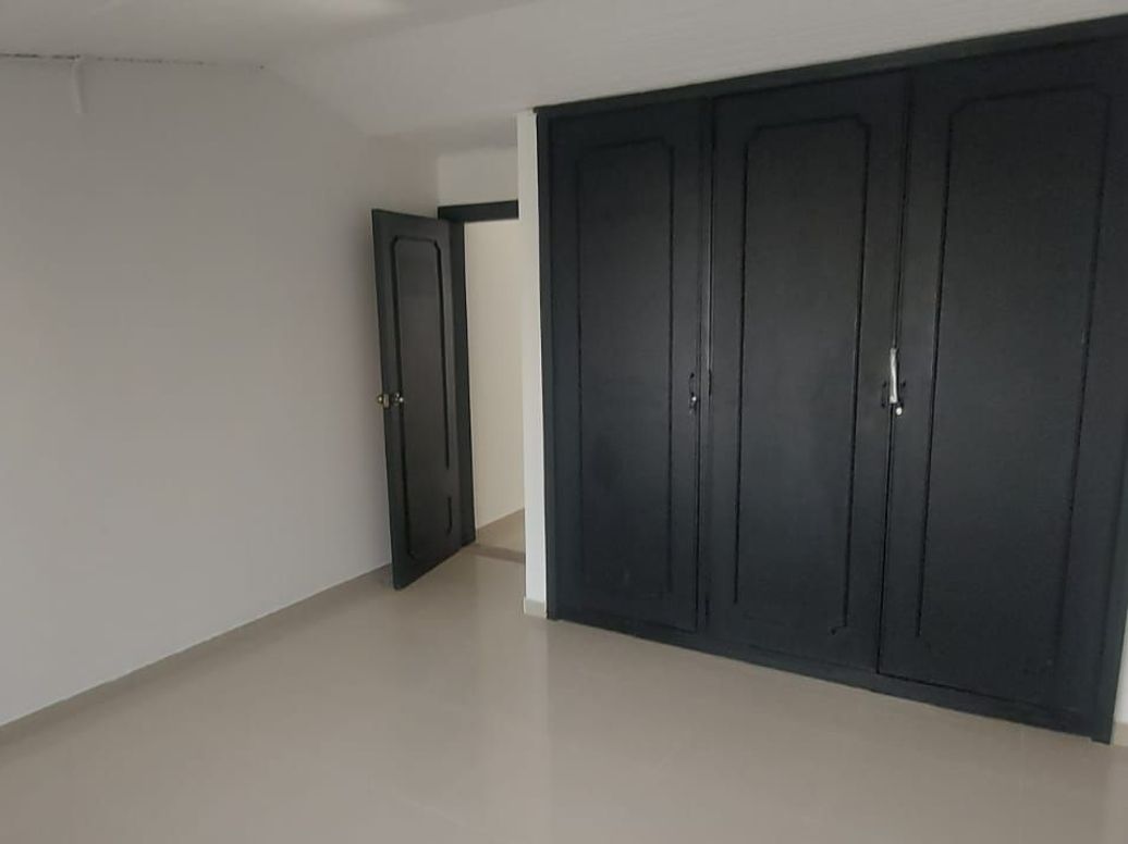 Casa de 4 alcobas en venta en Molinos Norte, Bogotá, 256 m² · foto 8 de 20