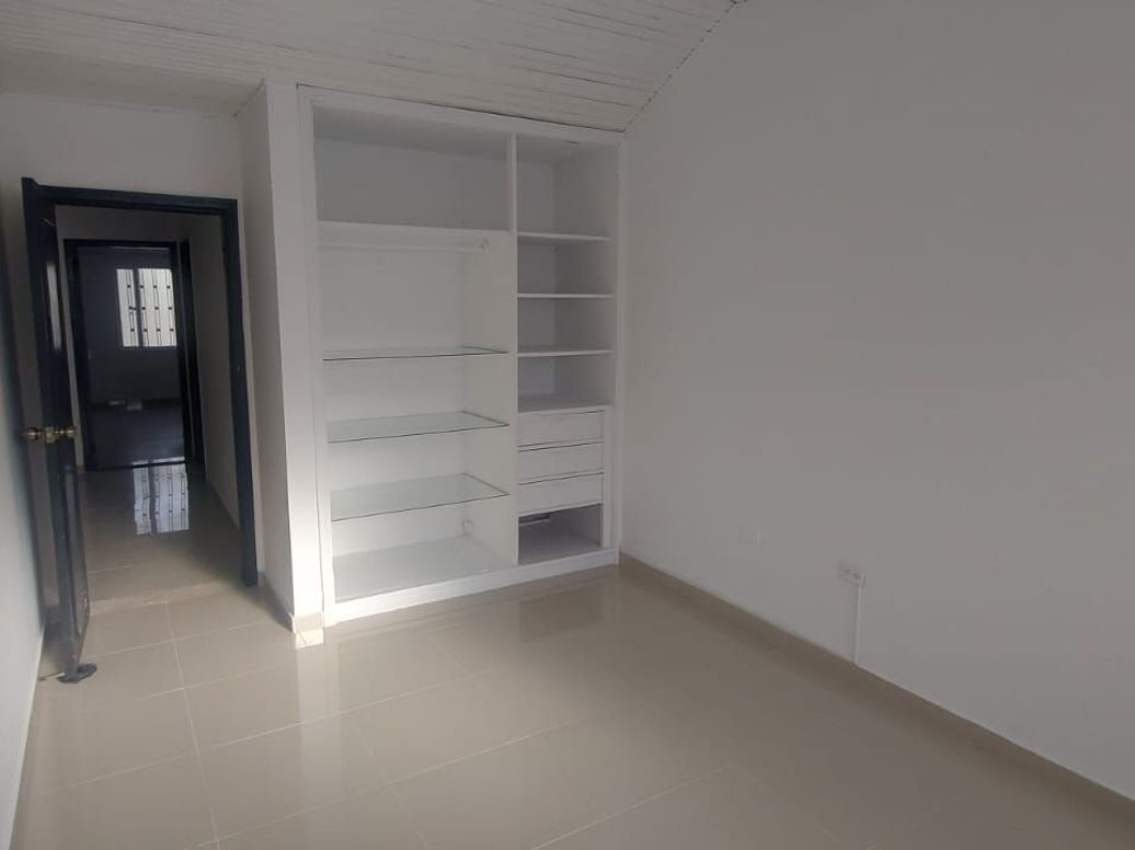Casa de 4 alcobas en venta en Molinos Norte, Bogotá, 256 m² · foto 12 de 20