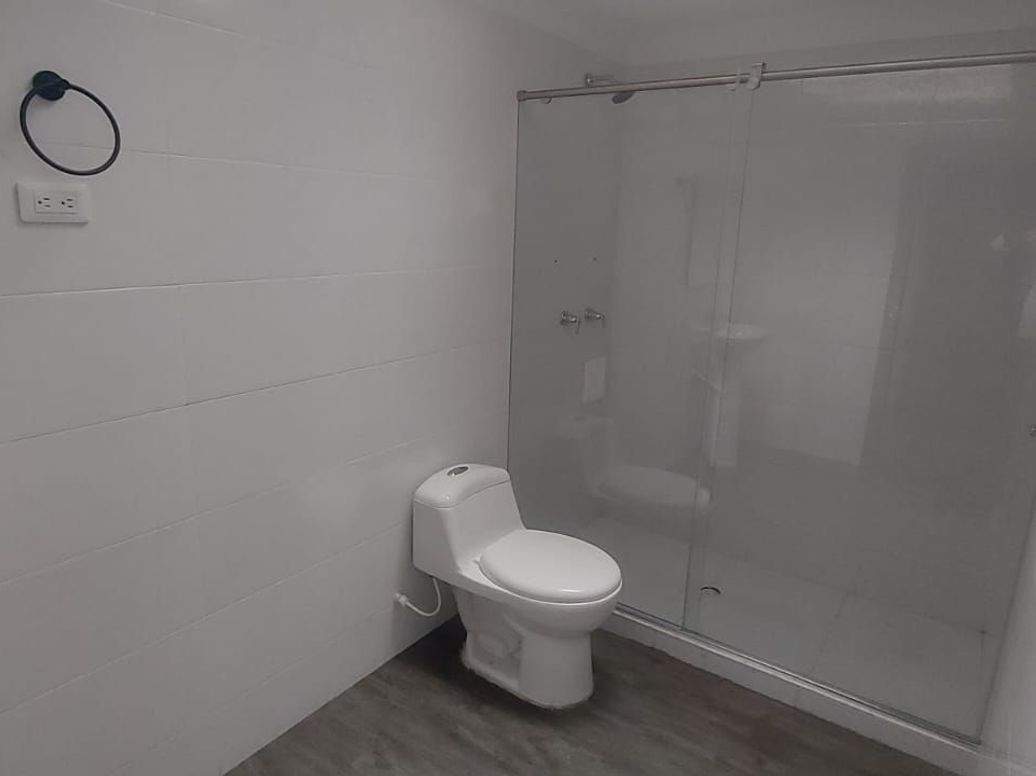 Casa de 4 alcobas en venta en Molinos Norte, Bogotá, 256 m² · foto 11 de 20