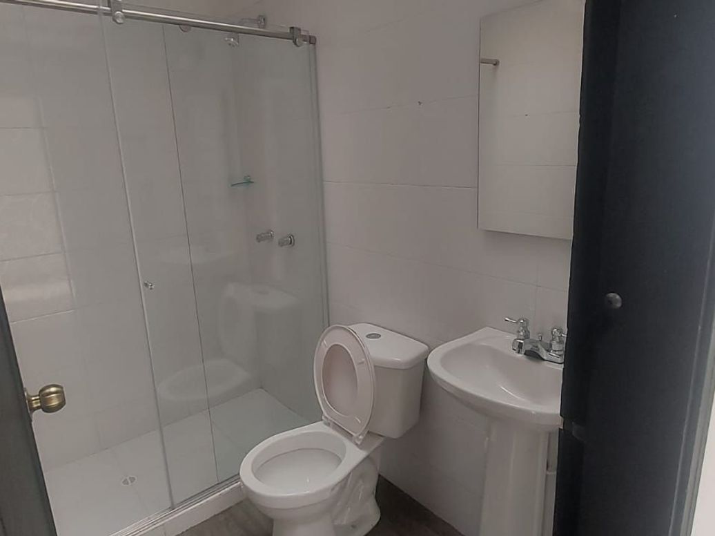 Casa de 4 alcobas en venta en Molinos Norte, Bogotá, 256 m² · foto 15 de 20
