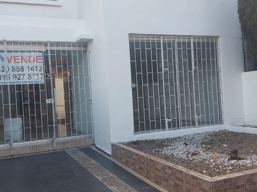Casa de 4 alcobas en venta en Molinos Norte, Bogotá, 256 m² · foto 2 de 20