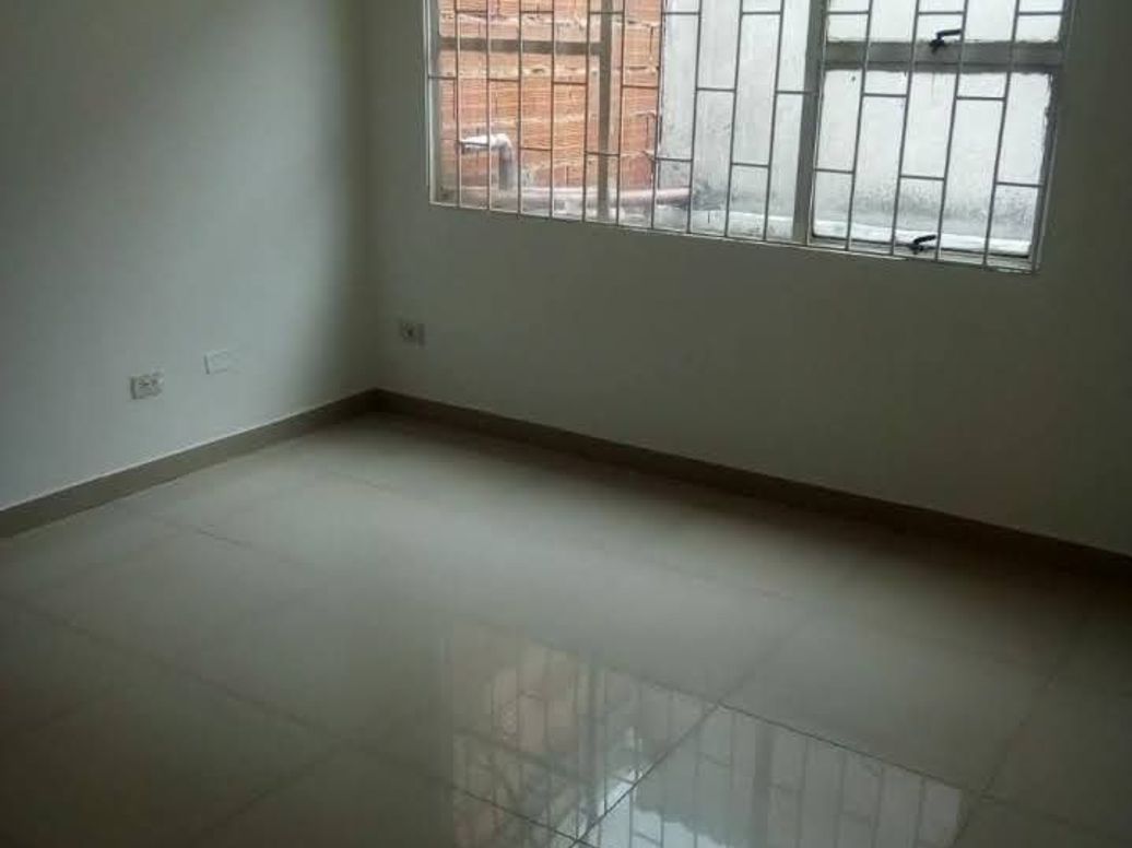 Casa de 8 alcobas en venta en Quinta Mutis, Bogotá, 269 m² · foto 8 de 8