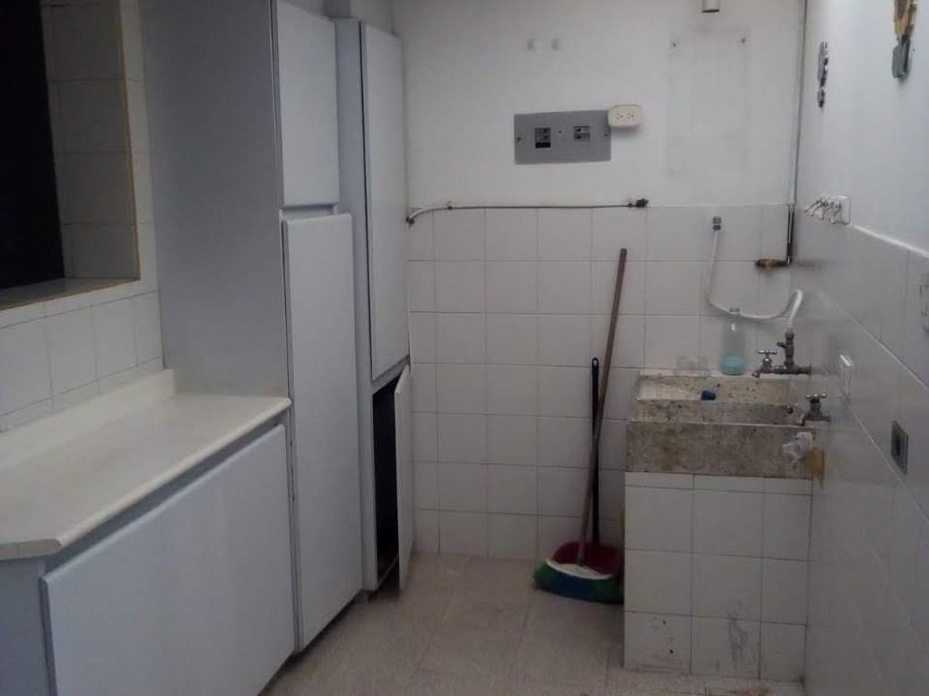 Casa de 8 alcobas en venta en Quinta Mutis, Bogotá, 269 m² · foto 7 de 8