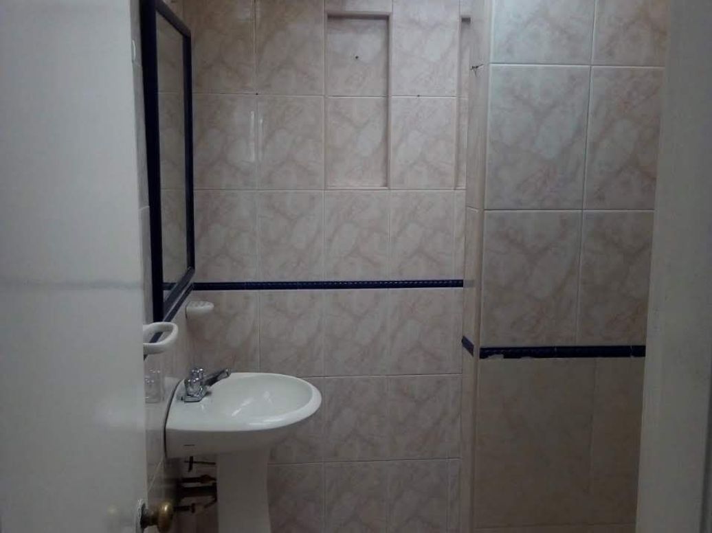 Casa de 8 alcobas en venta en Quinta Mutis, Bogotá, 269 m² · foto 5 de 8