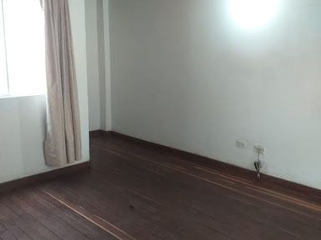 Casa de 4 alcobas en venta en Engativa Centro, Bogotá, 235 m² · foto 8 de 14