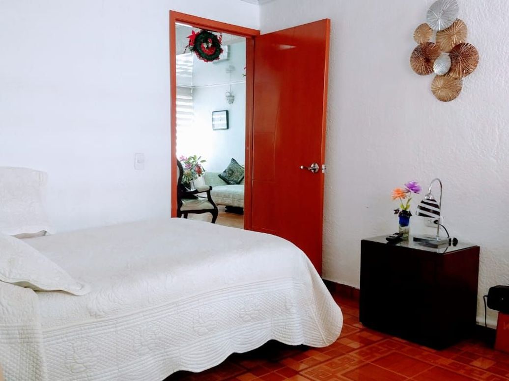 Casa de 3 alcobas en venta en Lusitania, Bogotá, 173 m² · foto 3 de 10