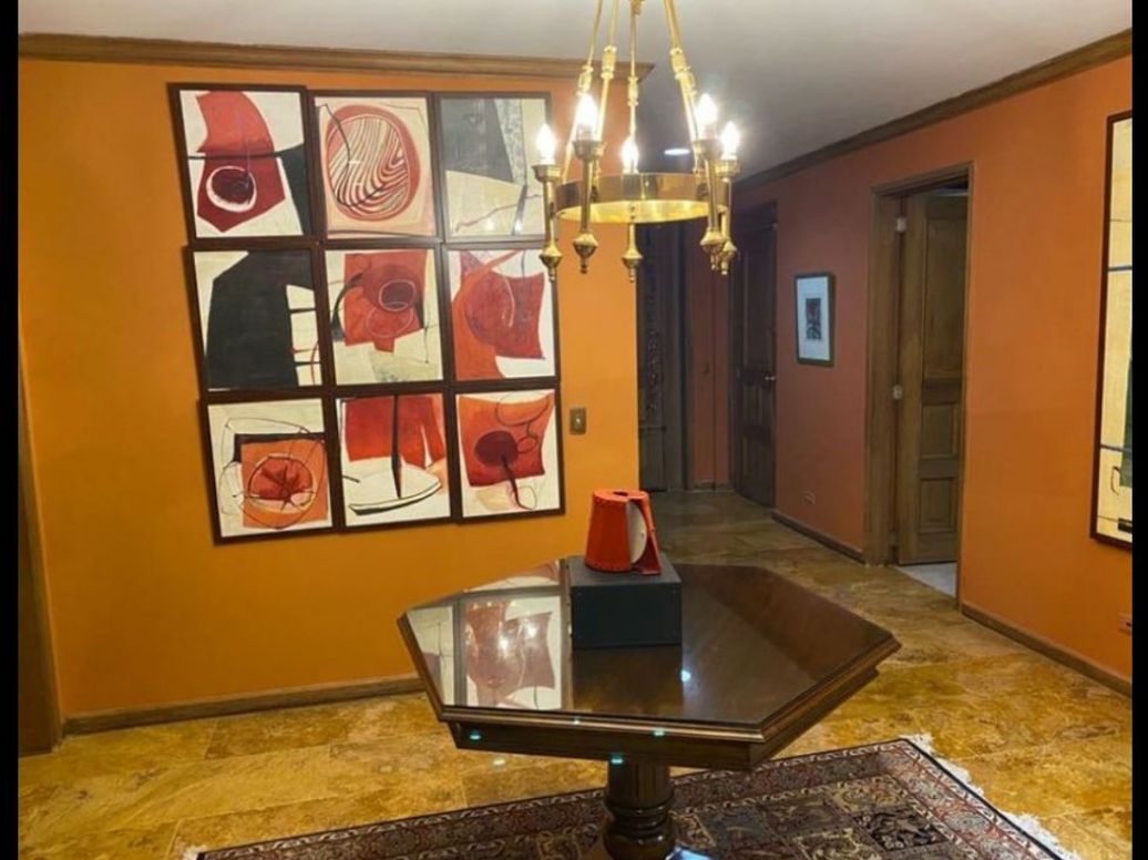 Apartamento de 4 alcobas en venta en Chicó Alto, Bogotá, 315 m² · foto 4 de 16