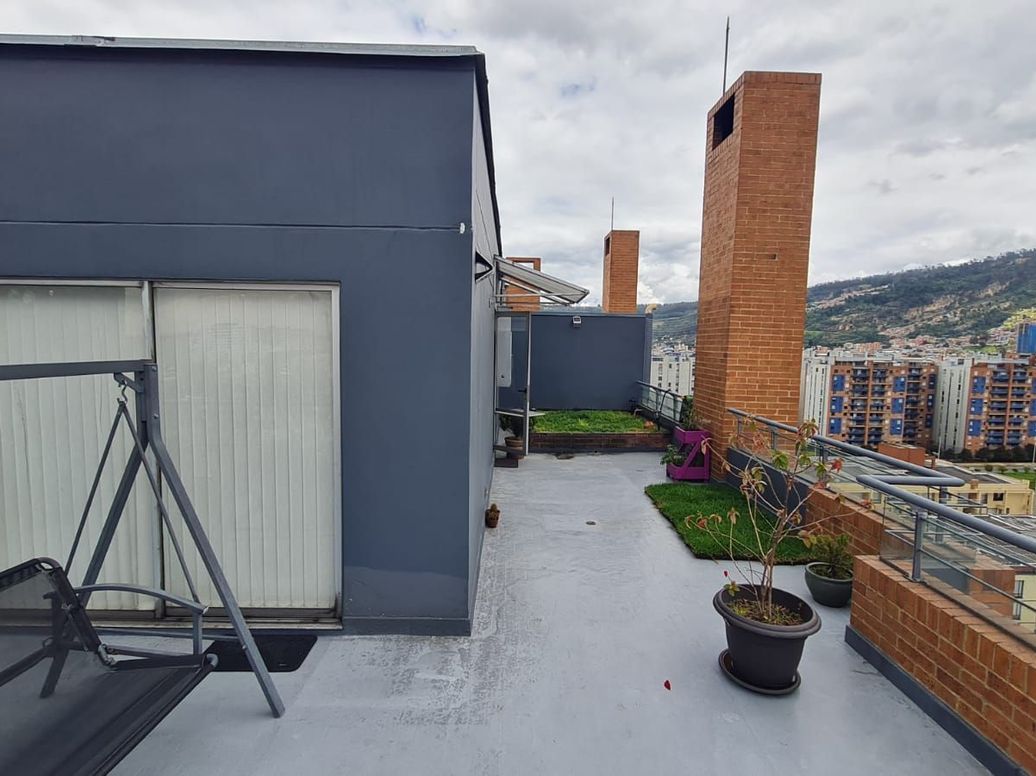 Apartamento de 3 alcobas en venta en Parques De Lorena, Bogotá, 98 m² · foto 4 de 10