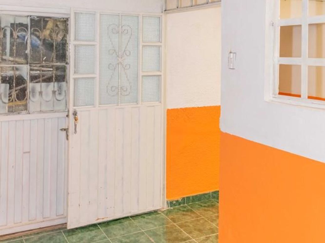 Casa de 8 alcobas en venta en Abraham Lincoln, Bogotá, 313 m² · foto 17 de 20
