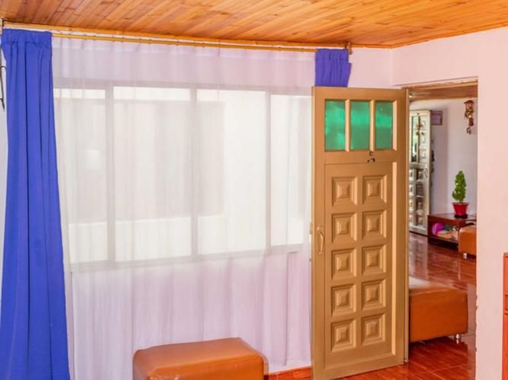 Casa de 8 alcobas en venta en Abraham Lincoln, Bogotá, 313 m² · foto 9 de 20