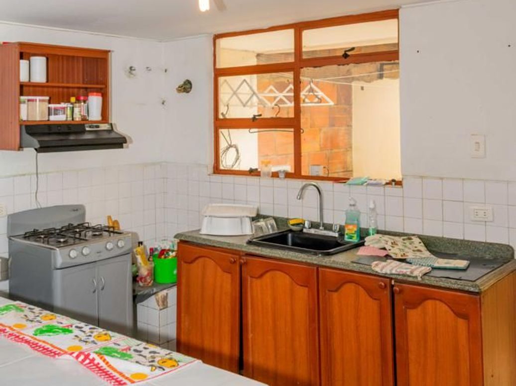 Casa de 6 alcobas en venta en Acacias, Bogotá, 250 m² · foto 18 de 20