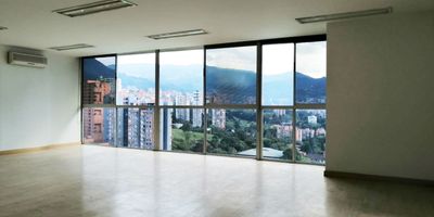 Oficina en arriendo en edificio empresarial en la Milla de oro, estratégica ubicación cerca a múltiples servicios complementarios del sector bancario y CC Santa fe. Rutas de transporte publico y facil acceso. Piso en porcelanato y mortero, 14 espacios, baños, cocineta, cableado de red, techo cielo raso, aire acondicionado privado, divisiones en drywall y vidrio, cuarto util y parqueaderos independientes cubiertos. Edificio con auditorio, baños comunales, parking visitantes con costo, vigilancia 24 horas, citofonia y circuito cerrado de tv. *Inmuebles sujetos a verificación de disponibilidad.*