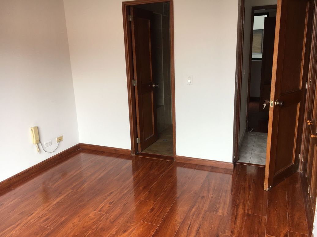 Apartamento de 3 alcobas en venta en Santa Barbara Occidental, Bogotá, 80 m² · foto 10 de 10