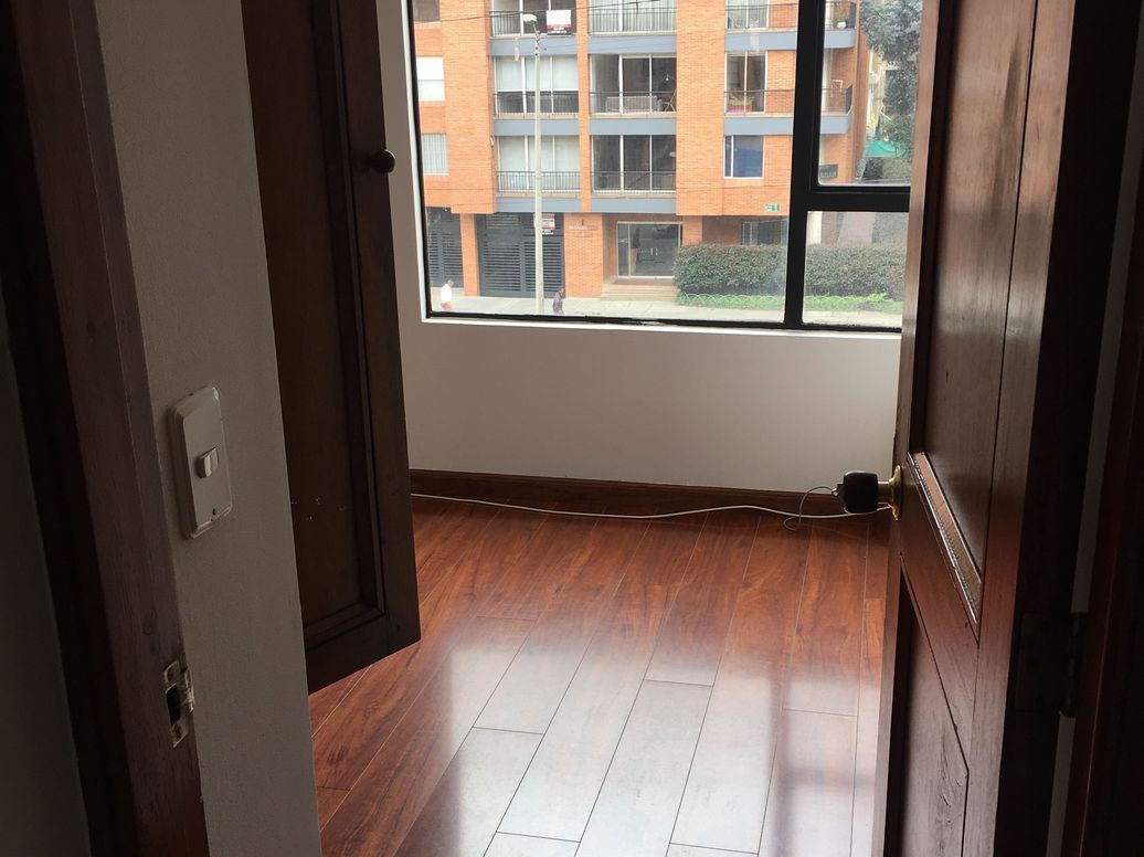 Apartamento de 3 alcobas en venta en Santa Barbara Occidental, Bogotá, 80 m² · foto 6 de 10