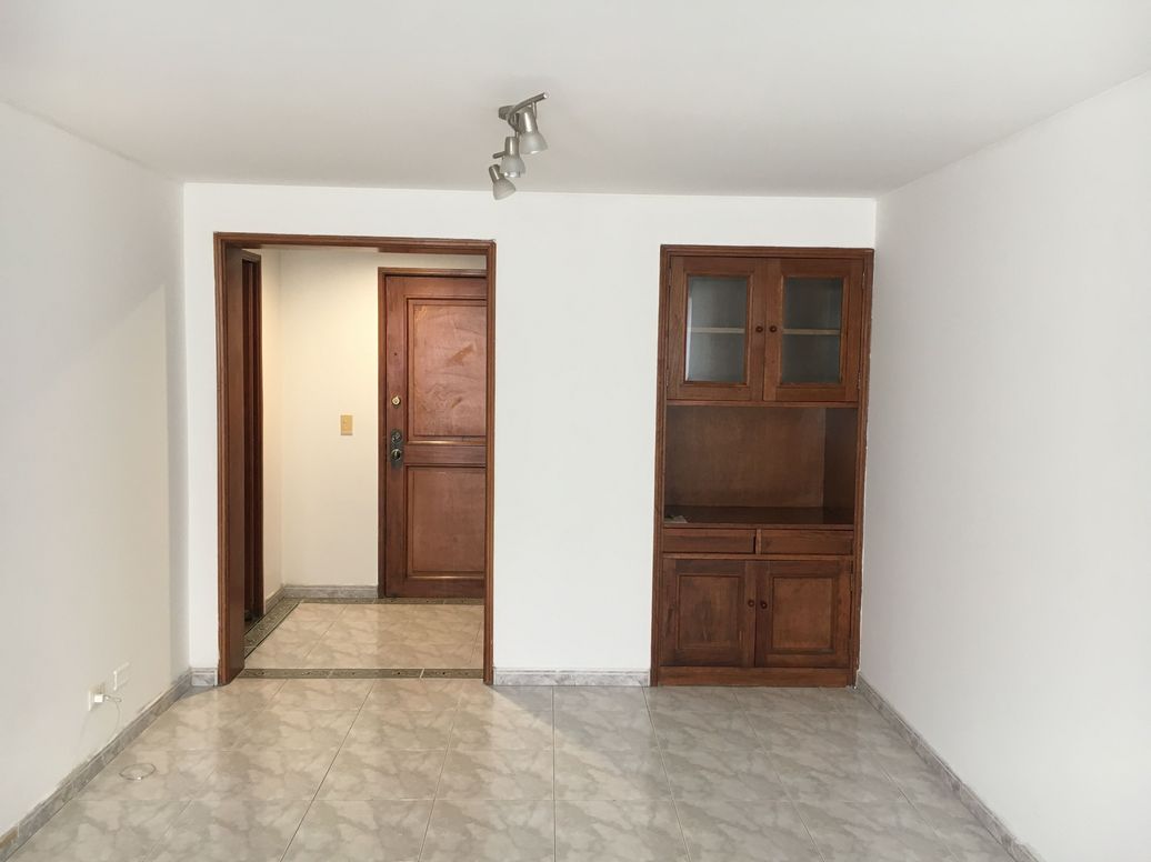 Apartamento de 3 alcobas en venta en Santa Barbara Occidental, Bogotá, 80 m² · foto 2 de 10