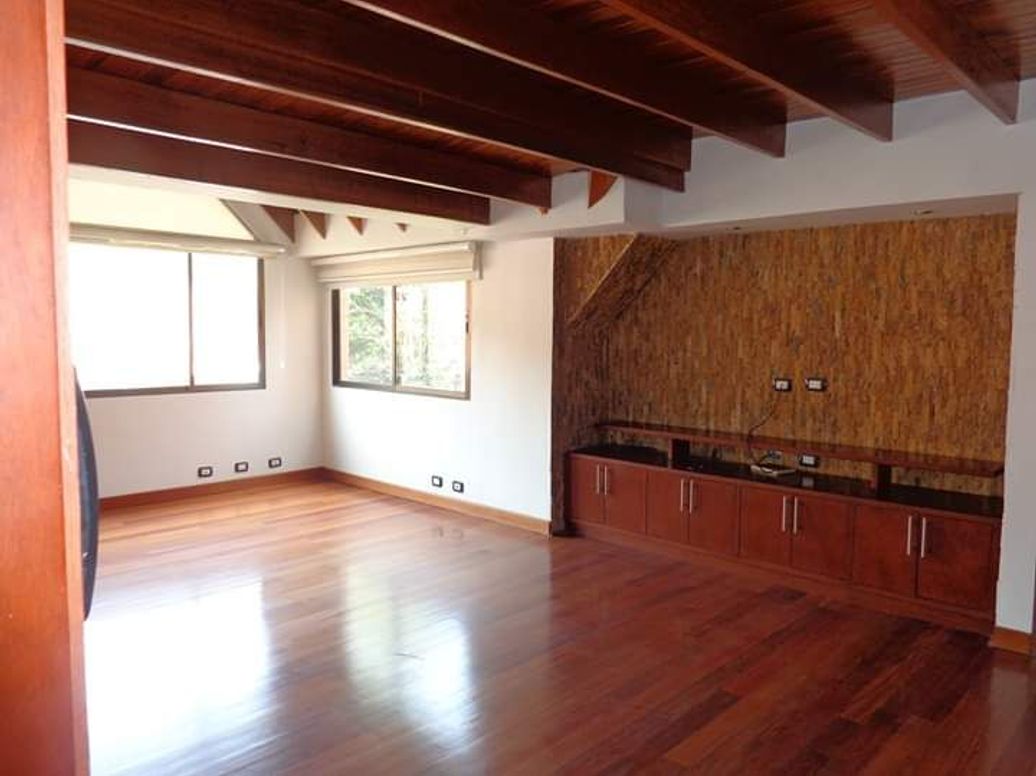 Casa de 5 alcobas en venta en San José De Bavaria, Bogotá, 820 m² · foto 5 de 10