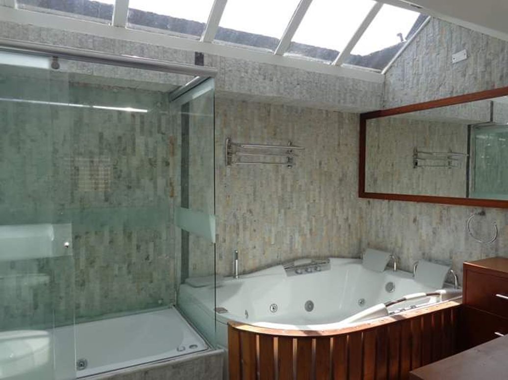Casa de 5 alcobas en venta en San José De Bavaria, Bogotá, 820 m² · foto 9 de 10