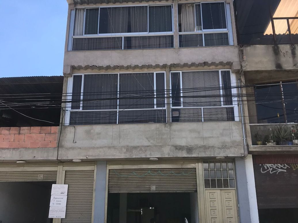 Casa de 5 alcobas en venta en El Rosario, Bogotá, 75 m² · foto 2 de 4