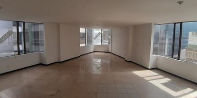 ILUMINADA, AMPLIA, CUENTA CON BAÑO PRIVADO, BAÑO COMUNALES, INGRESO TARJETAS MAGNETICAS.


OBSERVACIONES EXTERNAS: CERCA VIAS PRINCIPALES COMO CARRERA 15, AVENIDA NOVENA.