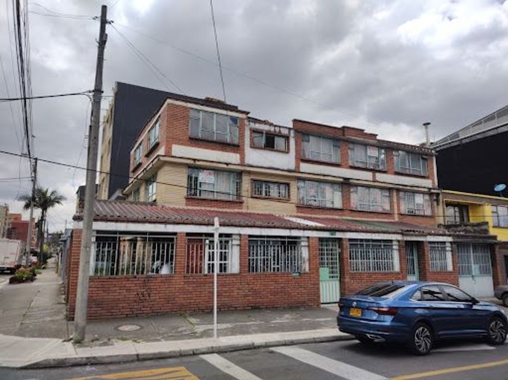 Casa de 8 alcobas en venta en José Joaquín Vargas, Bogotá, 402 m² · foto 5 de 19