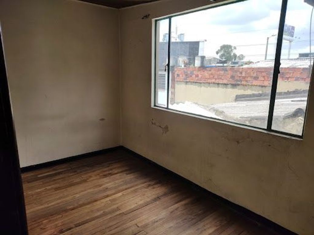 Casa de 8 alcobas en venta en José Joaquín Vargas, Bogotá, 402 m² · foto 17 de 19