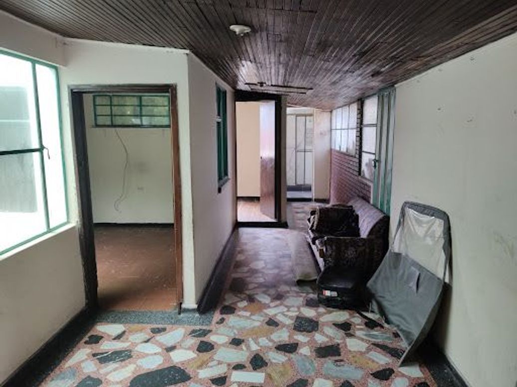 Casa de 8 alcobas en venta en José Joaquín Vargas, Bogotá, 402 m² · foto 13 de 19