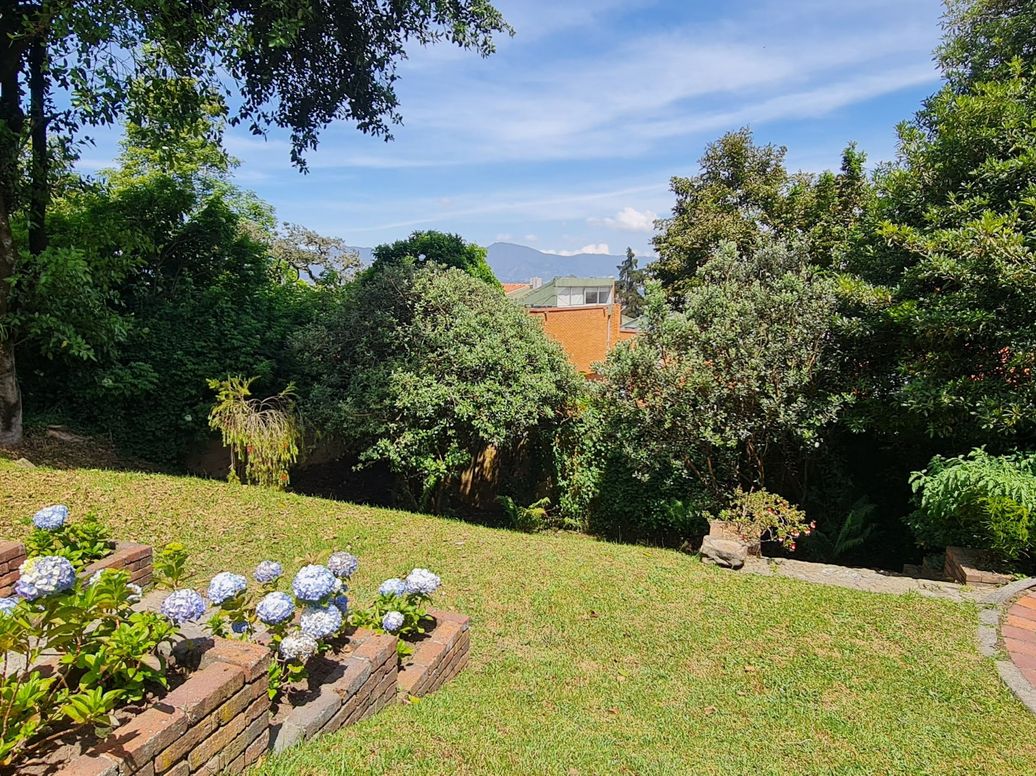 Casa de 3 alcobas en venta en Colinas De Suba, Bogotá, 252 m² · foto 7 de 20