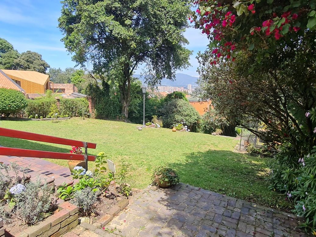 Casa de 3 alcobas en venta en Colinas De Suba, Bogotá, 252 m² · foto 8 de 20
