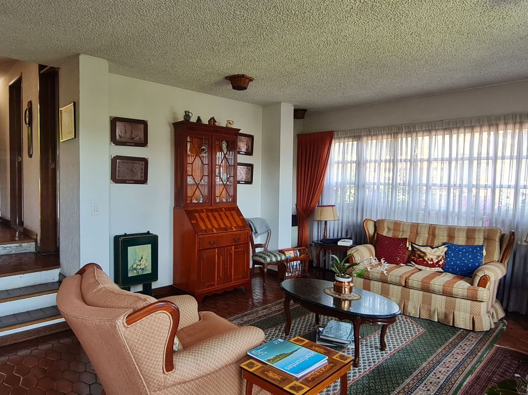 Casa de 3 alcobas en venta en Colinas De Suba, Bogotá, 252 m² · foto 2 de 20