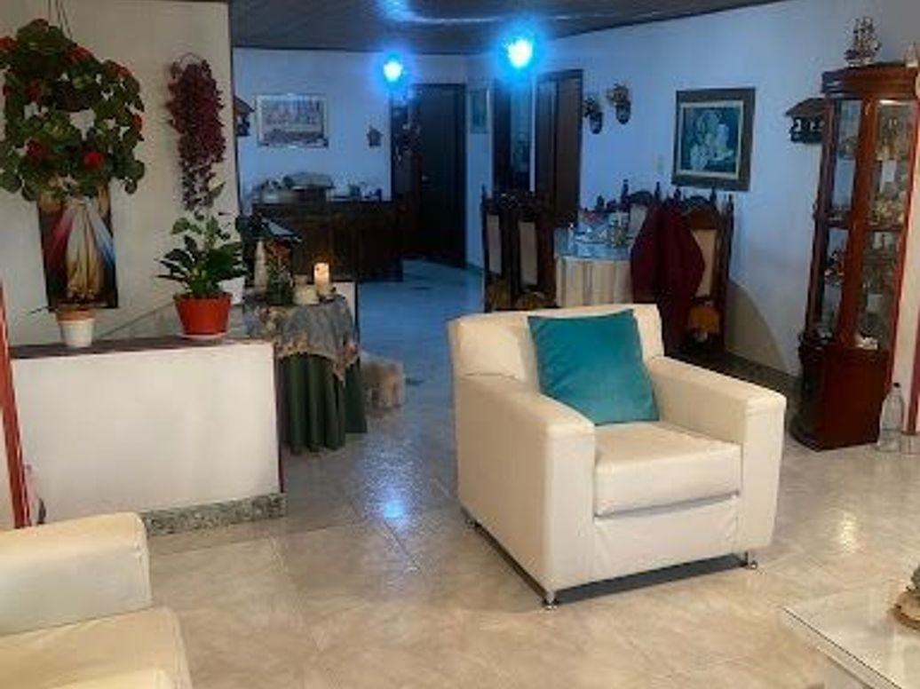 Casa de 6 alcobas en venta en Santa Rosita, Bogotá, 250 m² · foto 10 de 20
