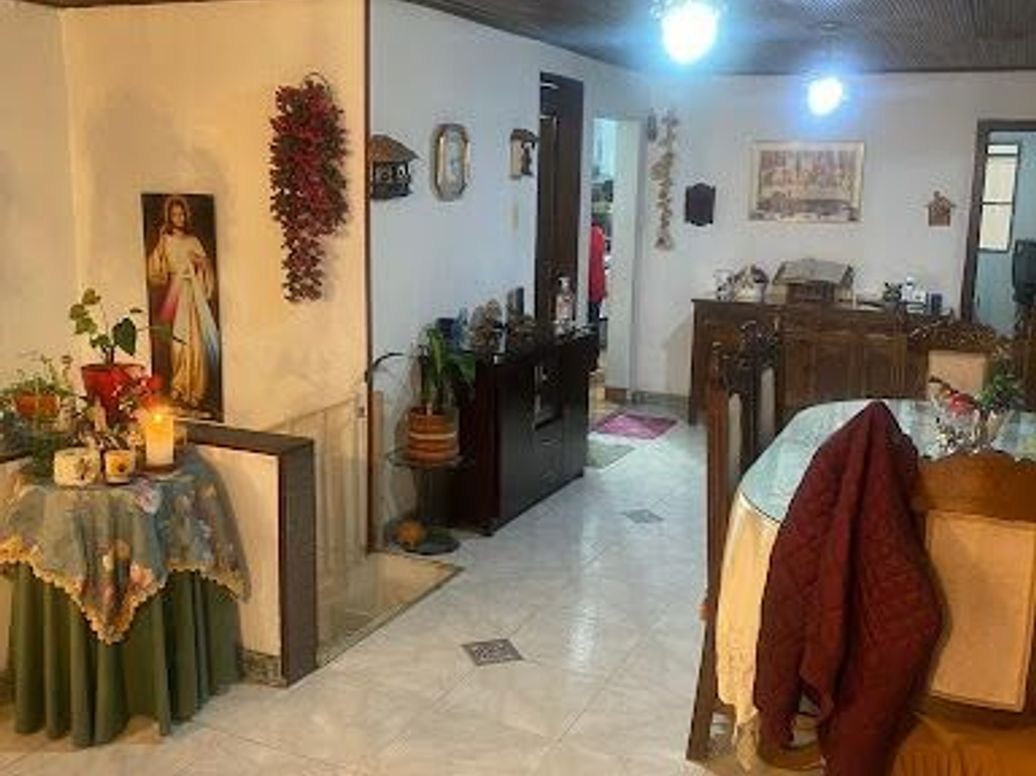 Casa de 6 alcobas en venta en Santa Rosita, Bogotá, 250 m² · foto 4 de 20