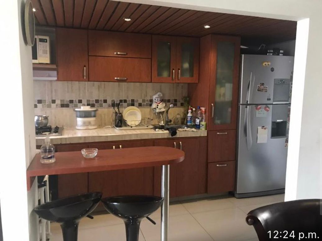 Casa de 4 alcobas en venta en Ub. El Cortijo, Bogotá, 72 m² · foto 2 de 3