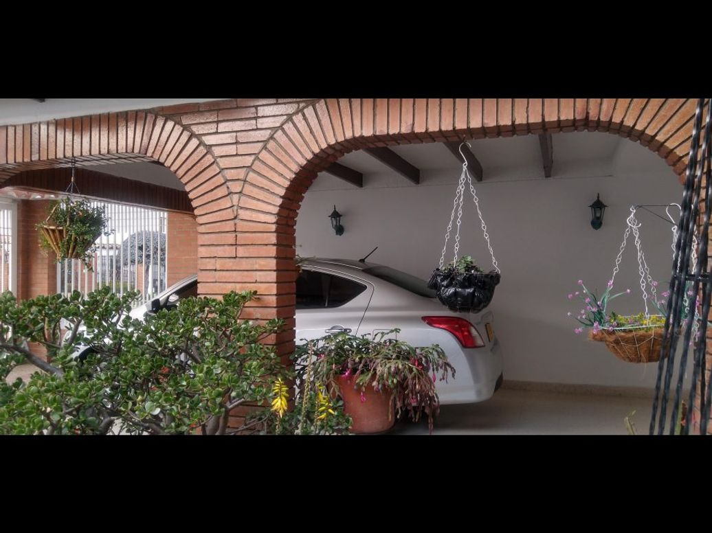 Casa de 4 alcobas en venta en Acacias, Bogotá, 245 m² · foto 6 de 20