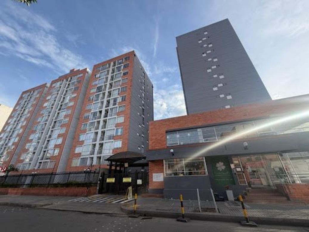 Apartamento de 3 alcobas en venta en Suba Centro, Bogotá, 76 m² · foto 3 de 20