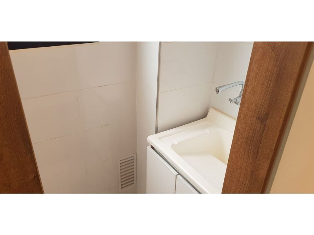 Apartamento de 2 alcobas en venta en Chico, Bogotá, 145 m² · foto 5 de 17