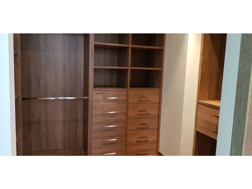 Apartamento de 2 alcobas en venta en Chico, Bogotá, 145 m² · foto 13 de 17